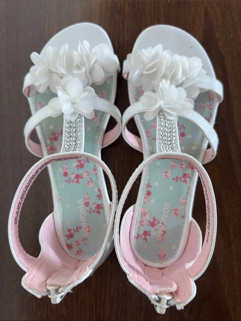 SO Size Girl 2 Med White Floral Rhinestone T-Strap Girls Sandals